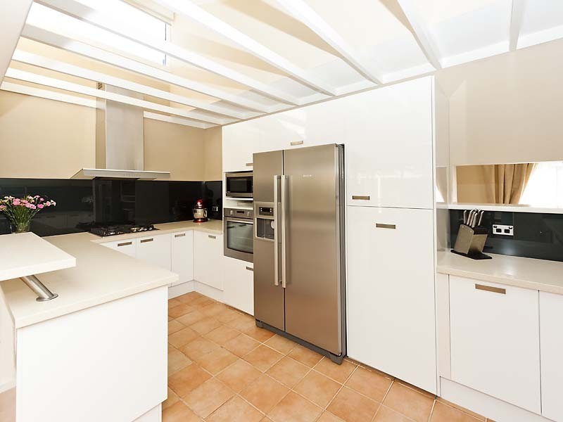 6 Bow Street, Wilson WA 6107