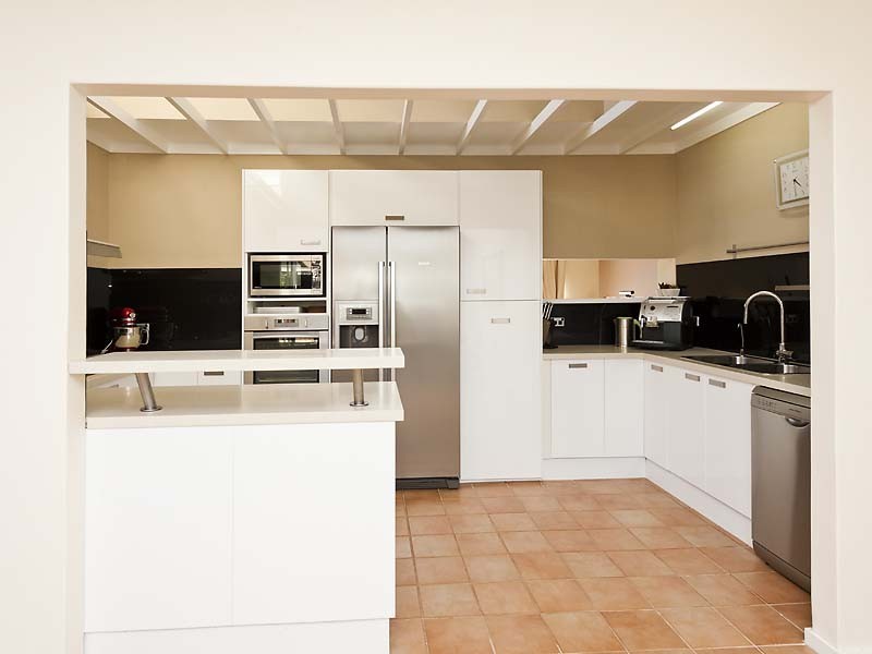 6 Bow Street, Wilson WA 6107