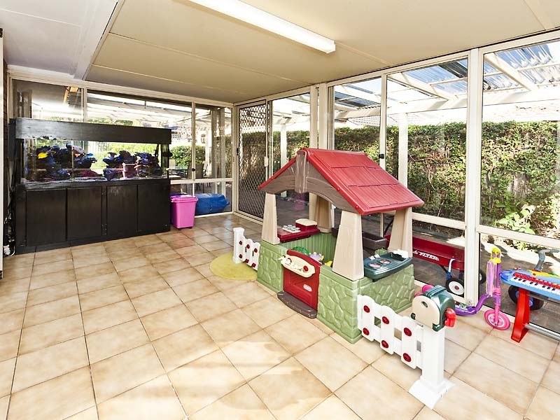 6 Bow Street, Wilson WA 6107