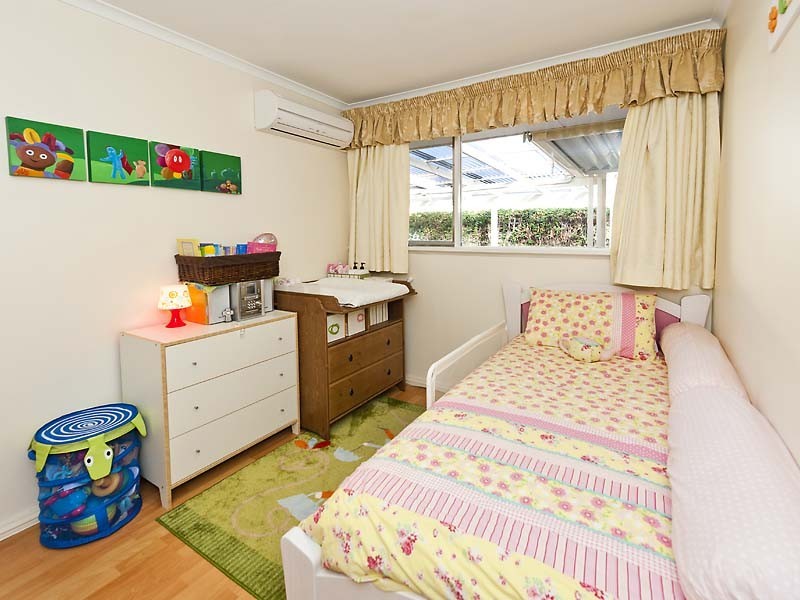 6 Bow Street, Wilson WA 6107