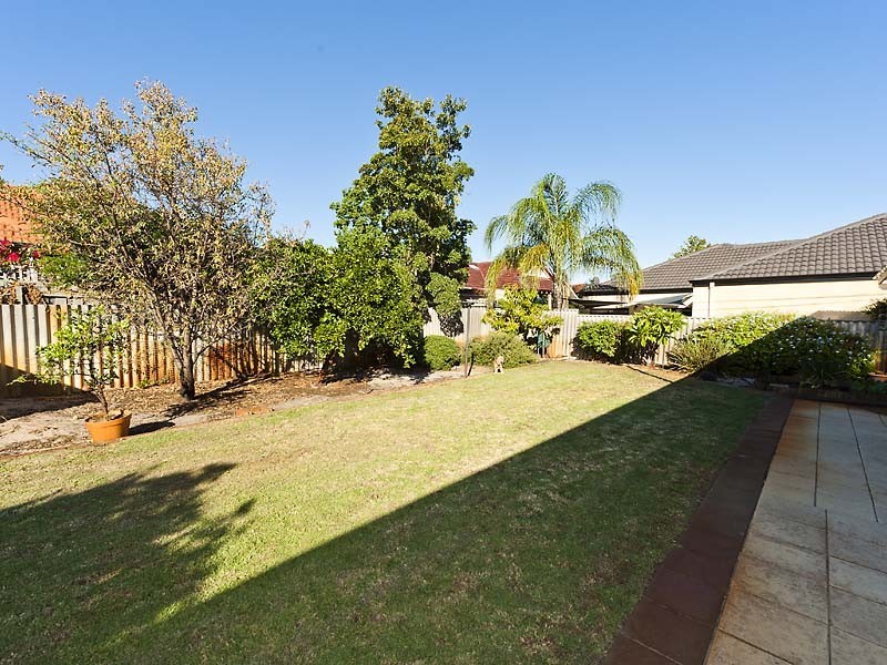 6 Bow Street, Wilson WA 6107