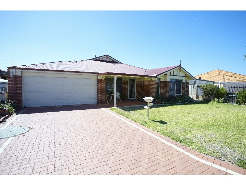 4 Silvereye Close, East Cannington WA 6107