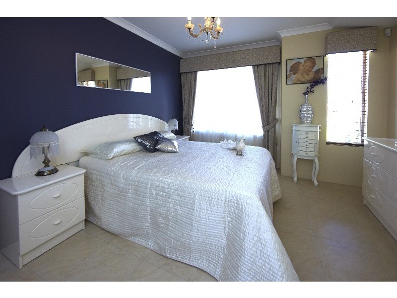 4 Silvereye Close, East Cannington WA 6107