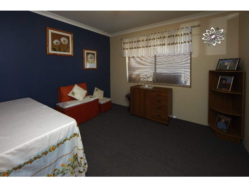 4 Silvereye Close, East Cannington WA 6107