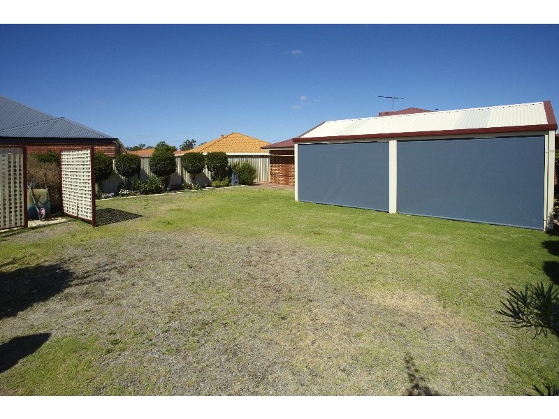 4 Silvereye Close, East Cannington WA 6107