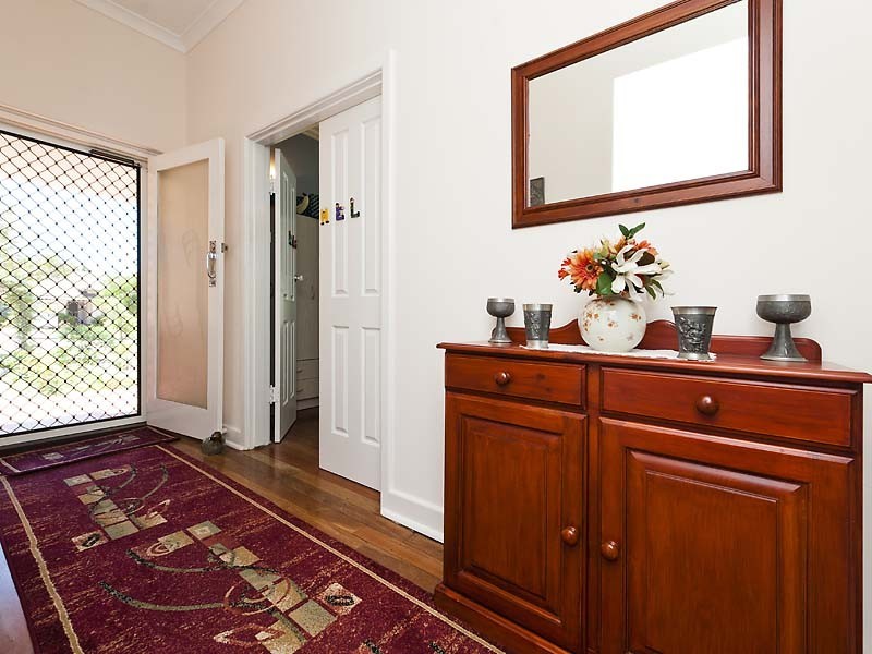 10 Boundary Road, St James WA 6102