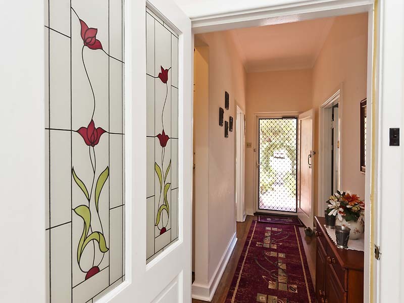 10 Boundary Road, St James WA 6102