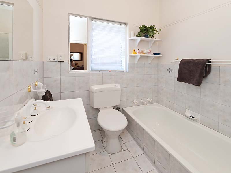 10 Boundary Road, St James WA 6102