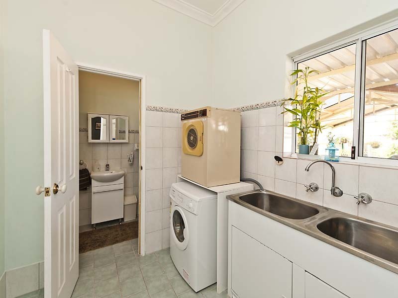 10 Boundary Road, St James WA 6102