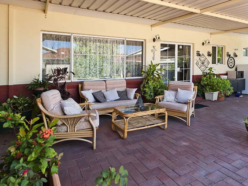 10 Boundary Road, St James WA 6102