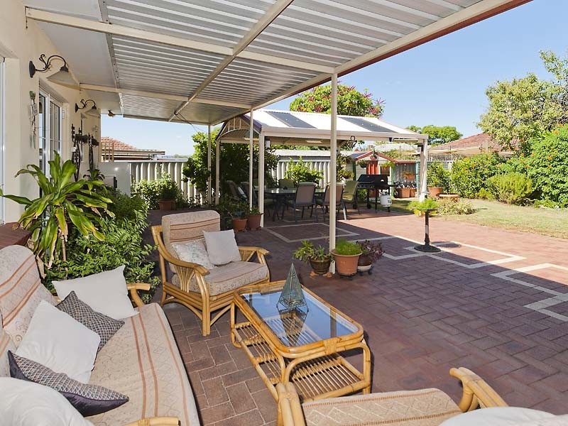 10 Boundary Road, St James WA 6102