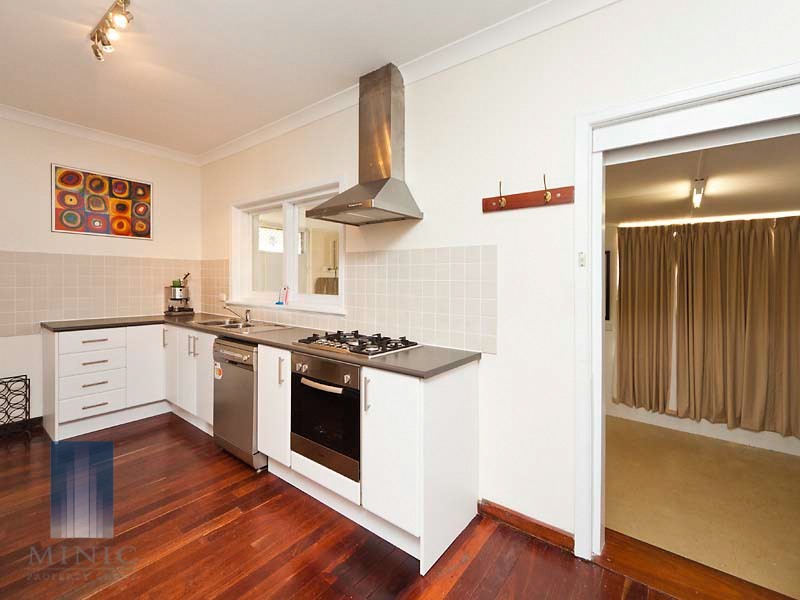 33a  Emily Street, St James WA 6102