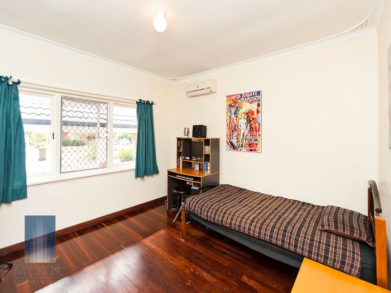 33a  Emily Street, St James WA 6102