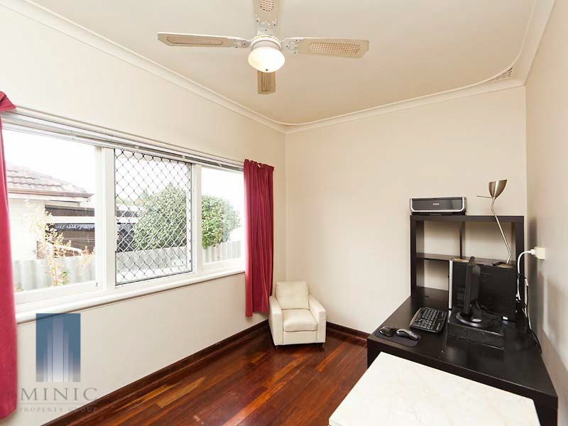 33a  Emily Street, St James WA 6102