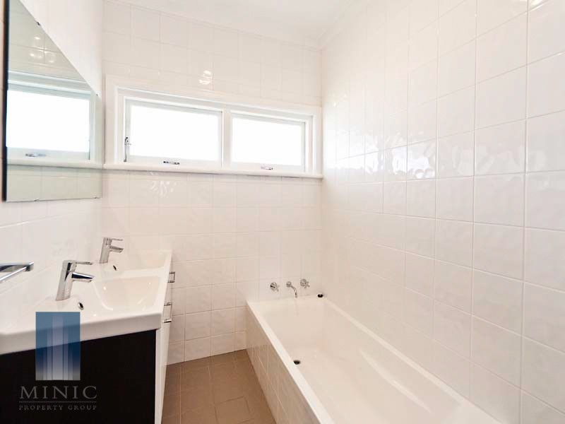 33a  Emily Street, St James WA 6102