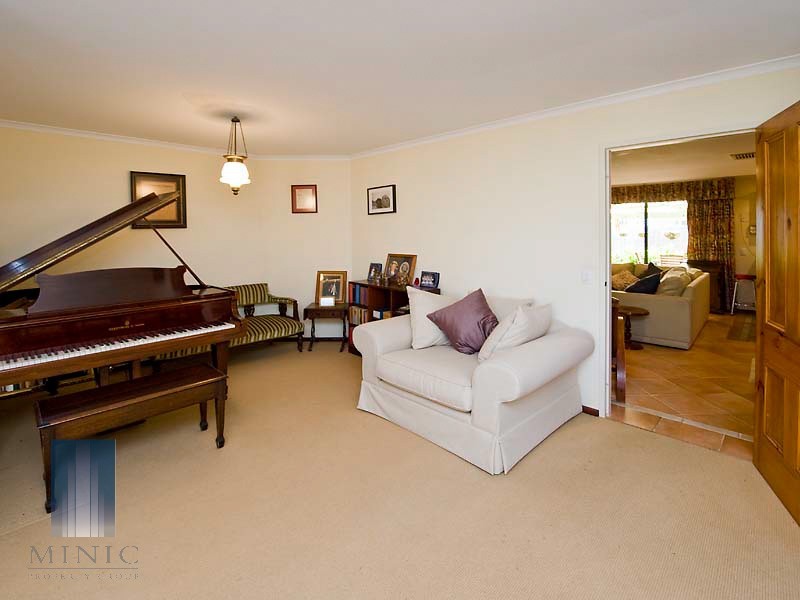 5 Mercer Road, Riverton WA 6148