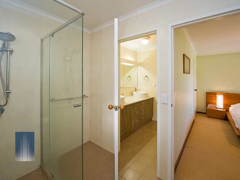 5 Mercer Road, Riverton WA 6148