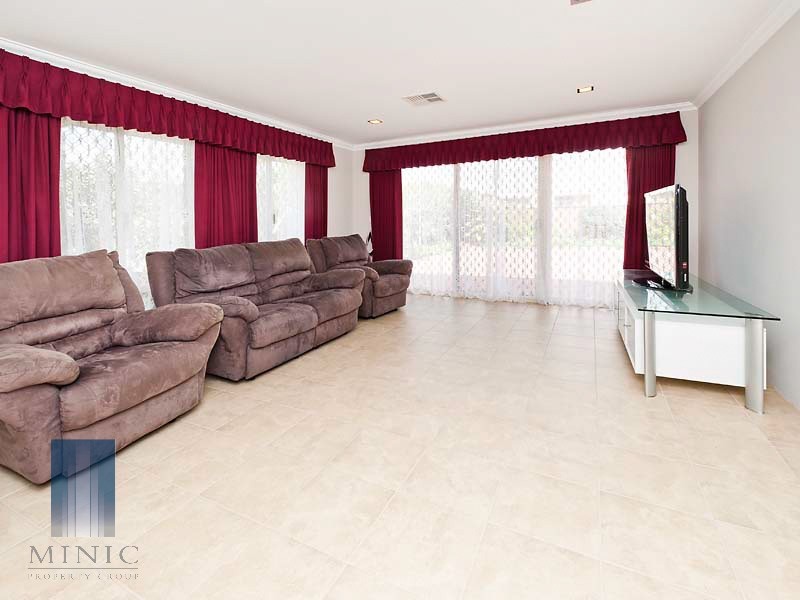 7 Jeremiah Way, Canning Vale WA 6155