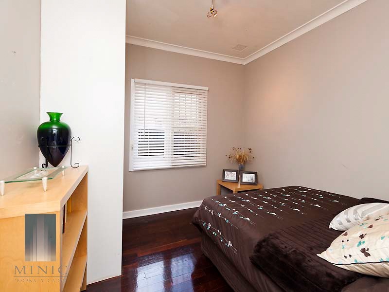 13 Westlake Street, Wilson WA 6107