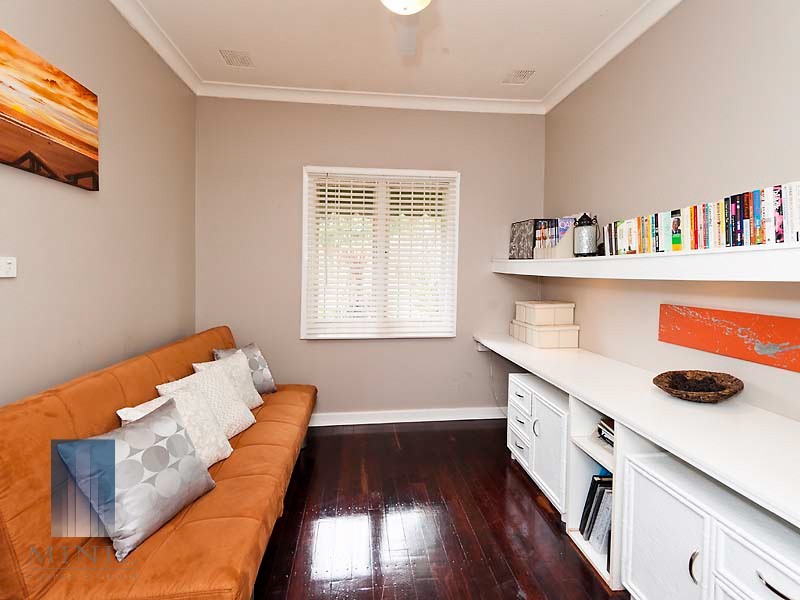 13 Westlake Street, Wilson WA 6107