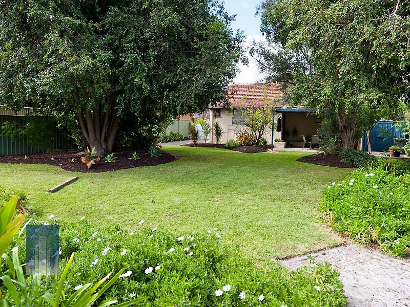 13 Westlake Street, Wilson WA 6107