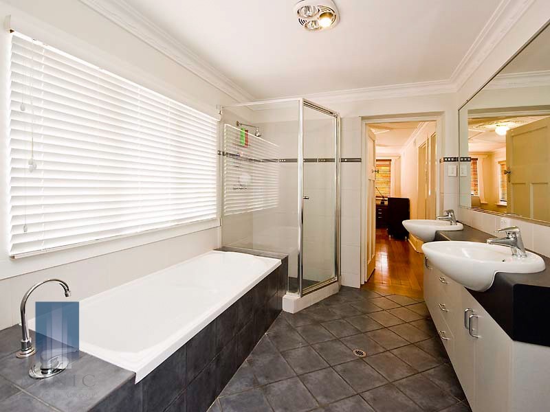 1 Todd Avenue, Como WA 6152