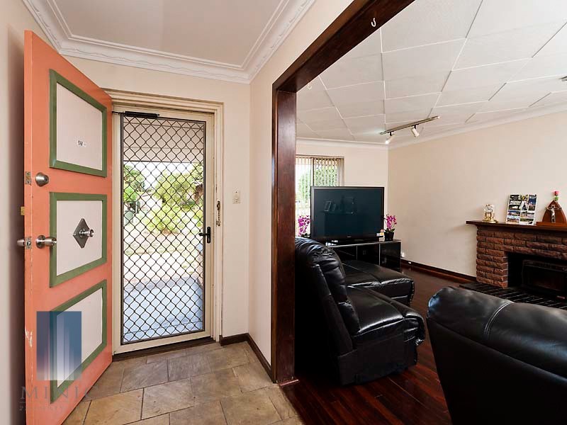 21 Parklands Square, Riverton WA 6148