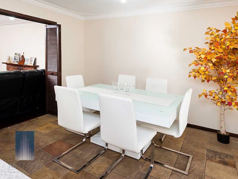 21 Parklands Square, Riverton WA 6148