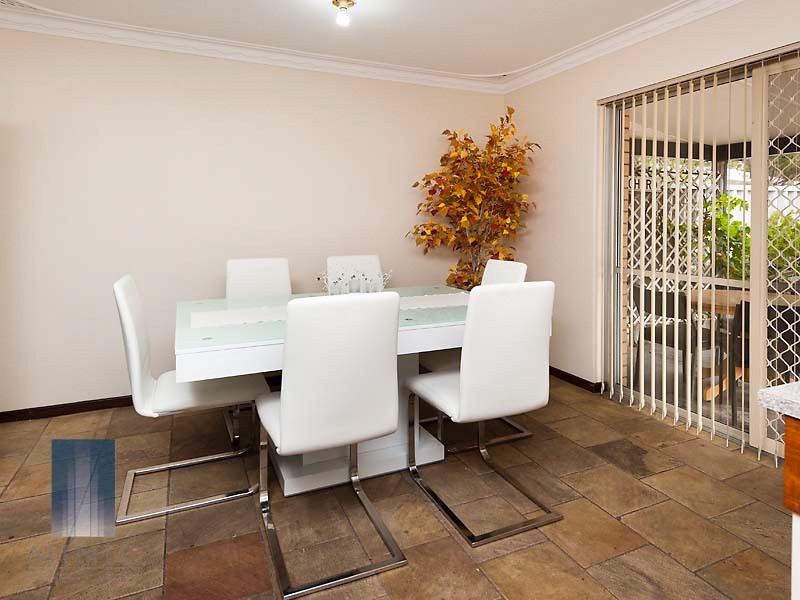 21 Parklands Square, Riverton WA 6148