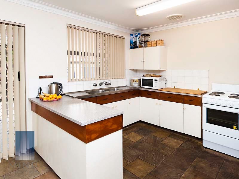 21 Parklands Square, Riverton WA 6148