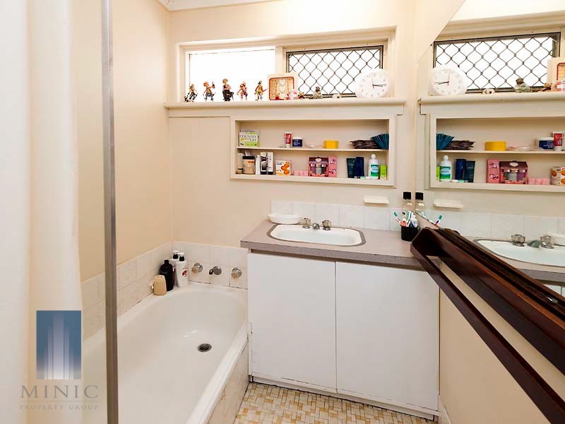 21 Parklands Square, Riverton WA 6148