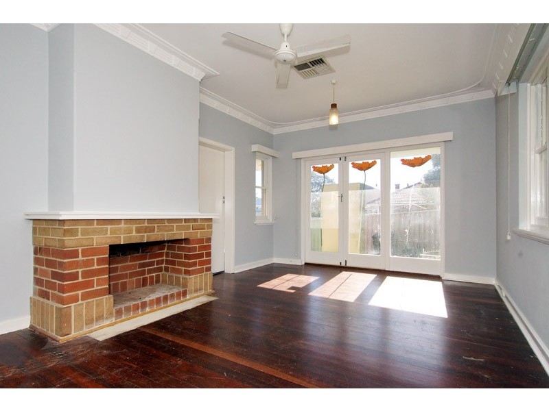 179 Lockhart Street, Como WA 6152