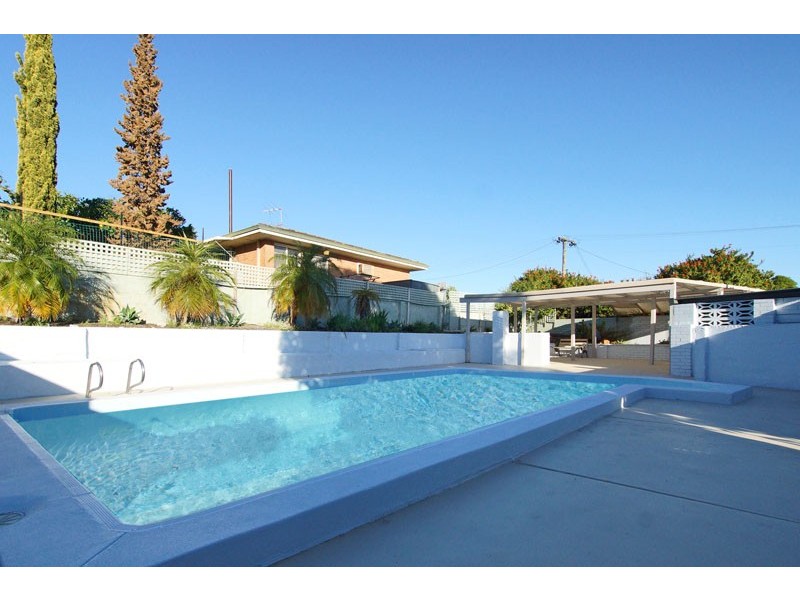 12 Clovelly Crescent, Lynwood WA 6147