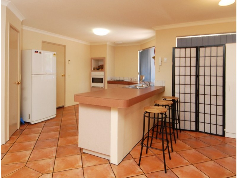 2/28 Hill View Tce, St James WA 6102