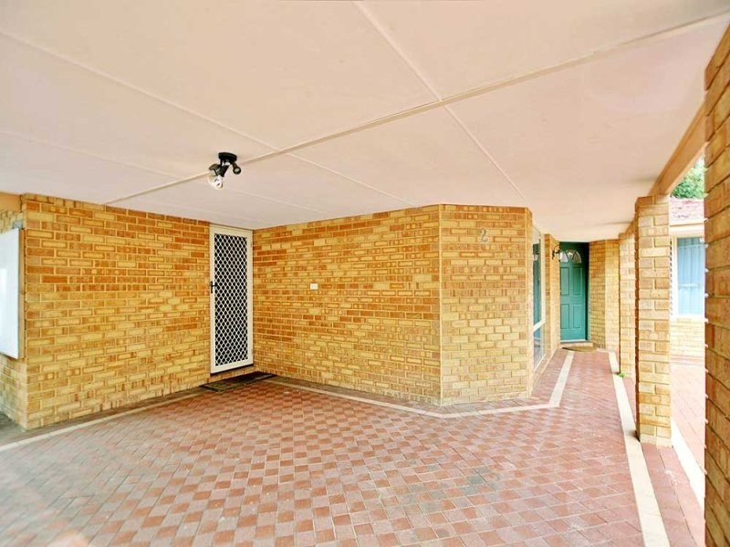 2/28 Hill View Tce, St James WA 6102