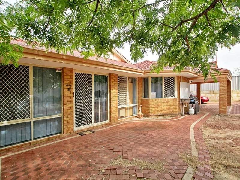 2/28 Hill View Tce, St James WA 6102