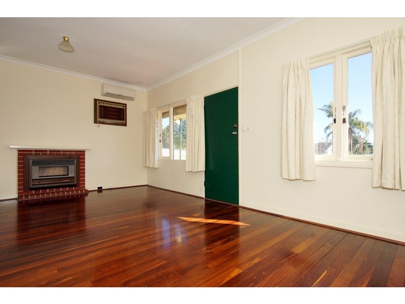 26 Westlake Street, Wilson WA 6107