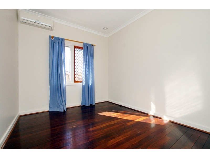 26 Westlake Street, Wilson WA 6107