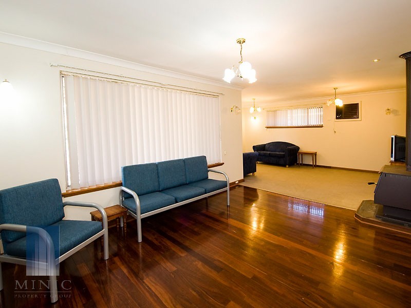 19 Parklands Square, Riverton WA 6148