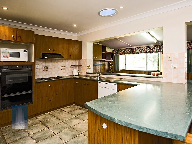 19 Parklands Square, Riverton WA 6148