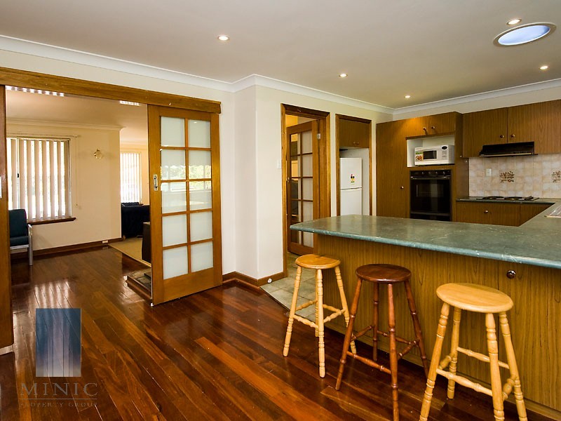 19 Parklands Square, Riverton WA 6148