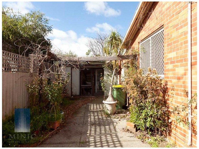 16 Westlake Street, Wilson WA 6107