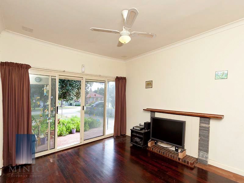 16 Westlake Street, Wilson WA 6107