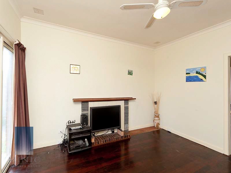 16 Westlake Street, Wilson WA 6107