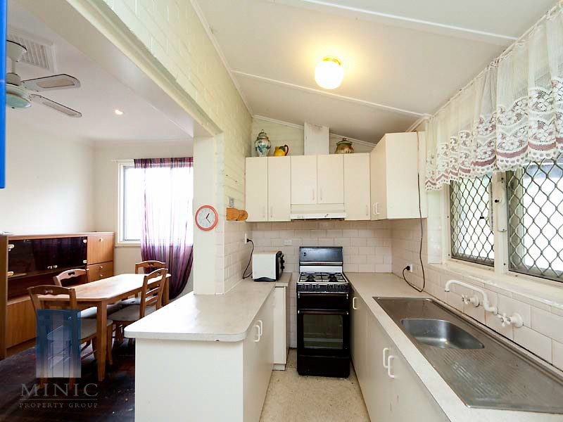 16 Westlake Street, Wilson WA 6107