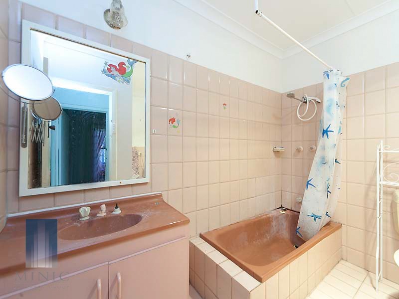 16 Westlake Street, Wilson WA 6107