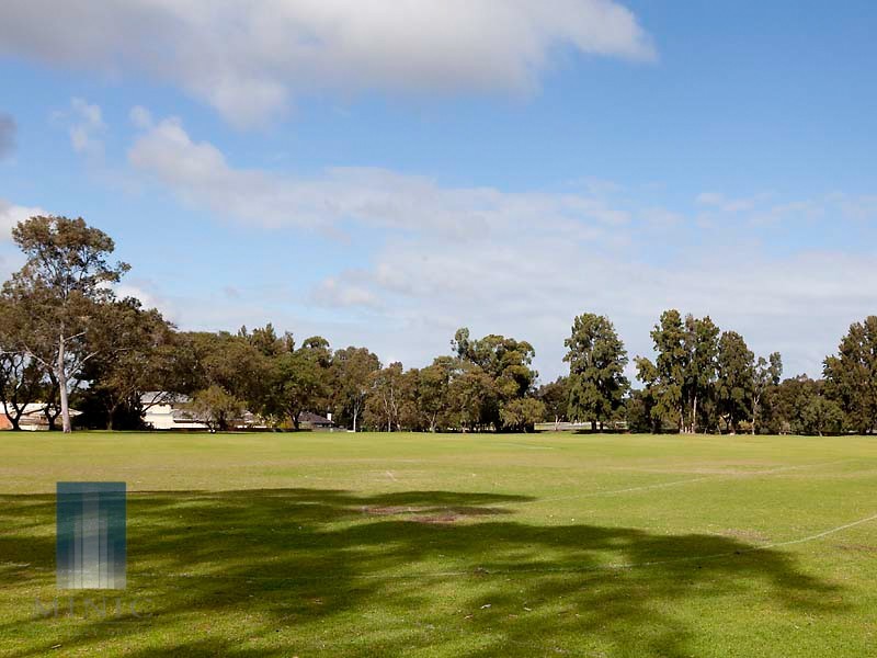 16 Westlake Street, Wilson WA 6107