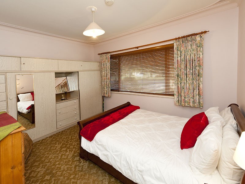 13 Melvin Avenue, Thornlie WA 6108