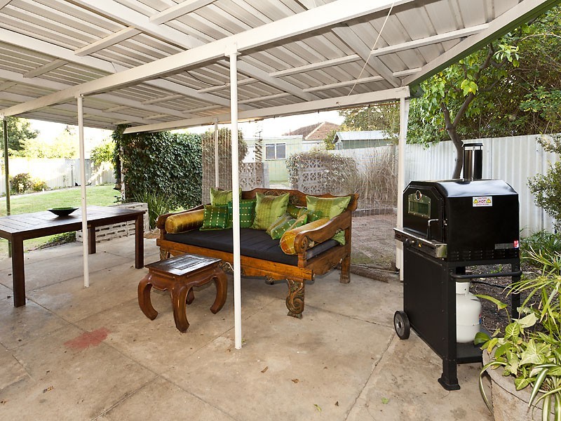 13 Melvin Avenue, Thornlie WA 6108