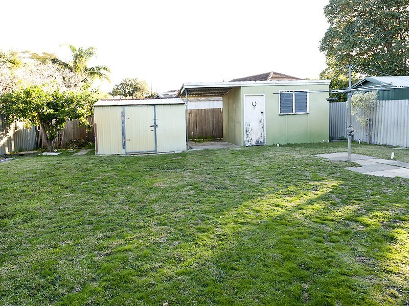 13 Melvin Avenue, Thornlie WA 6108